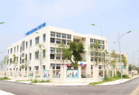 Trường mẫu giáo Lê Quý Đôn gồm 12 lớp học đáp ứng được chỗ học cho 350 bé trong từ 2 đến 5 tuổi