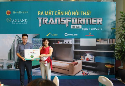 Niềm vui nhân đôi khi khách hàng vừa chọn được căn hộ như ý, vừa nhận được phần quà giá trị