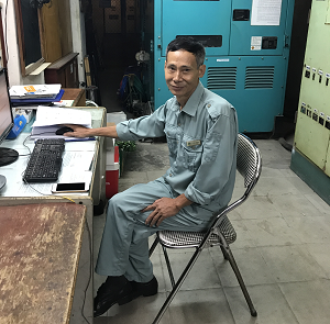 Anh Lương Cao Hội – Bộ phận kỹ thuật - thâm niên 19 năm công tác. “Tôi luôn tâm niệm lời dạy của Cố Chủ tịch: kỹ thuật trong một tòa nhà như mạch máu của con người, cần luôn được thông suốt - và để đảm bảo hoạt động hiệu quả của tòa nhà, bên cạnh việc kiểm tra giám sát thường xuyên thì luôn luôn phải có phương án dự phòng. Anh em trong Ban kỹ thuật chúng tôi luôn khắc ghi lời dạy, nỗ lực làm việc vì sự lớn mạnh của khách sạn và Tập đoàn”